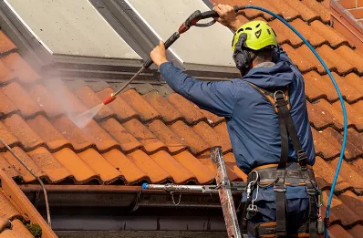 Démoussage et hydrofuge de toiture à Acon